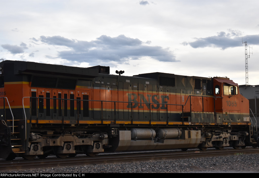 BNSF 1085